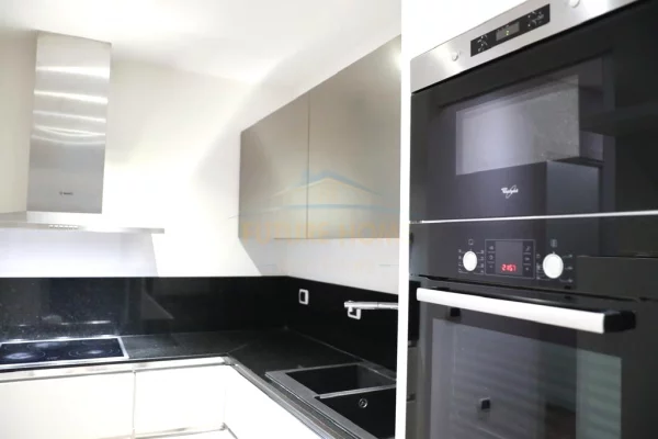 Appartamento in vendita a Tirana 2+1, Arredato