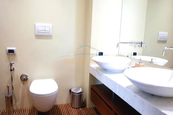 Appartamento in vendita a Tirana 2+1, Arredato