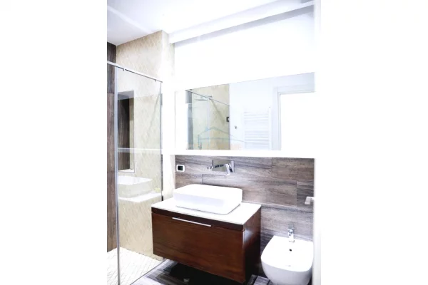 Appartamento in vendita a Tirana 2+1, Arredato