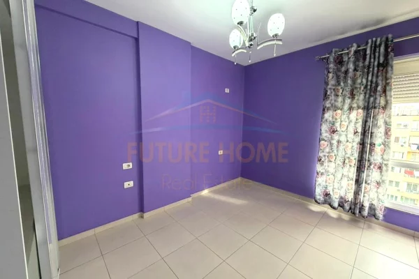 Appartamento in vendita a Tirana 2+1, SemiArredato