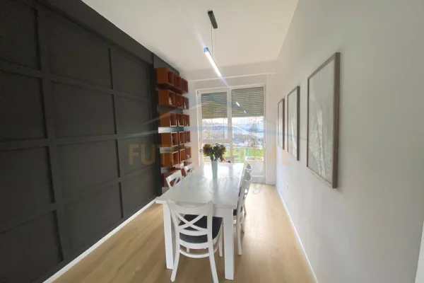 Villa di lusso in vendita a Tirana 3+1, Arredato