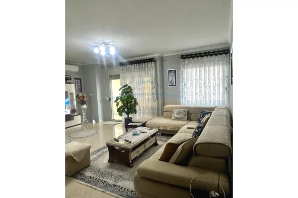 Appartamento in vendita a Tirana 2+1, Arredato