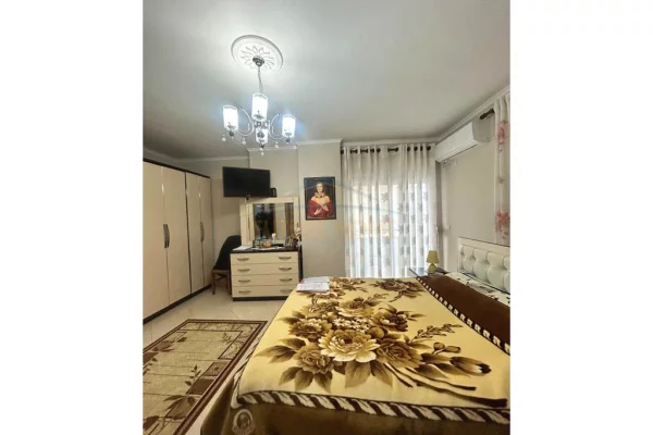 Appartamento in vendita a Tirana 2+1, Arredato