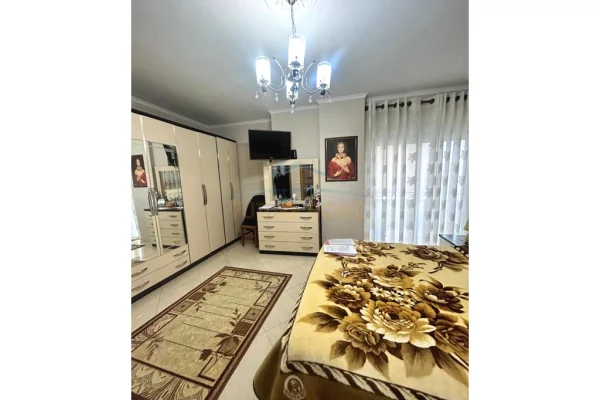 Appartamento in vendita a Tirana 2+1, Arredato