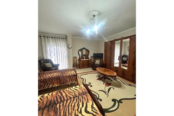 Appartamento in vendita a Tirana 2+1, Arredato