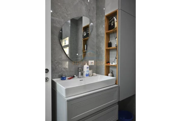 Appartamento in vendita a Tirana 2+1, Arredato