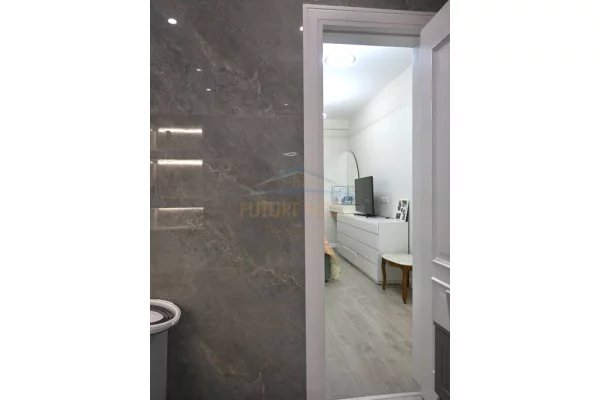 Appartamento in vendita a Tirana 2+1, Arredato