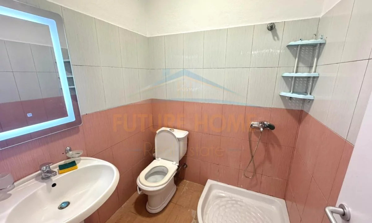 Appartamento in vendita a Tirana 2+1, Arredato