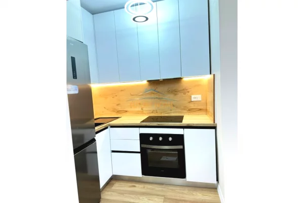 Appartamento in vendita a Tirana 1+1, Arredato