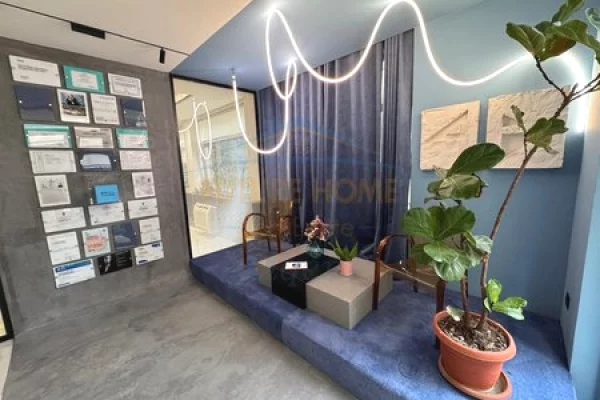 Shitet, Ambient Biznesi, Liqeni i Thate, Tirane.