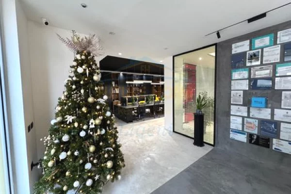 Shitet, Ambient Biznesi, Liqeni i Thate, Tirane.