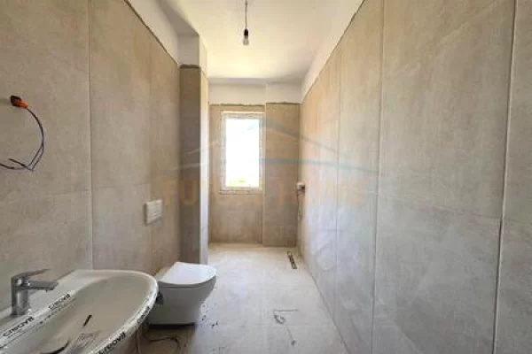 Appartamento in vendita a Tirana 2+1, Vuoto