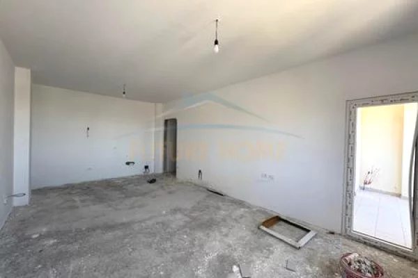 Appartamento in vendita a Tirana 2+1, Vuoto