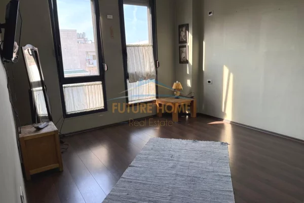 Appartamento in vendita a Tirana 2+1, Arredato