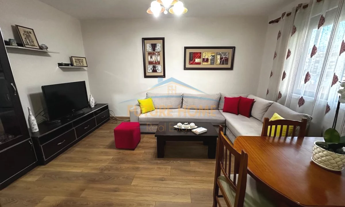 Appartamento in vendita a Tirana 2+1, Arredato