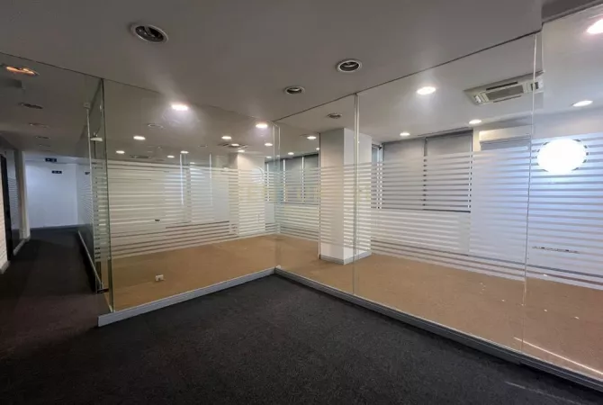 AMBIENT KOMERCIAL PER QIRA PRANE ZOGUT TE ZI ME SIPERFAQE 235M2