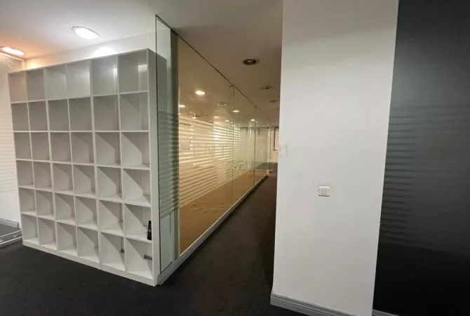 Business Property for Rent 3+1 in Tirana - 2,500 Euro