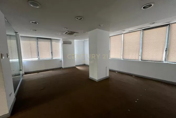 Business Property for Rent 3+1 in Tirana - 2,500 Euro
