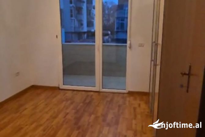 QERA, AMBIENT BIZNESI+POST PARKIMI, ISH EKSPOZITA, TIRANE, TT 1784