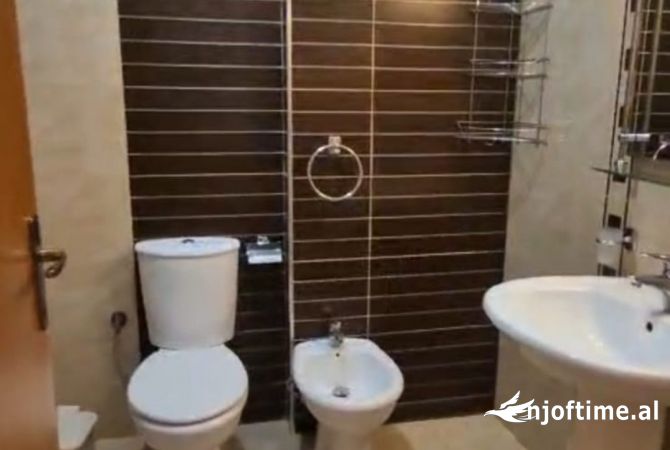 QERA, AMBIENT BIZNESI+POST PARKIMI, ISH EKSPOZITA, TIRANE, TT 1784