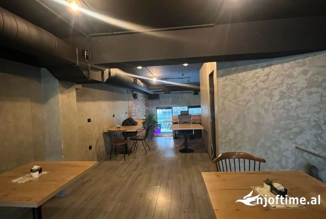 Business Property for Rent 1+1 in Tirana - 1,400 Euro