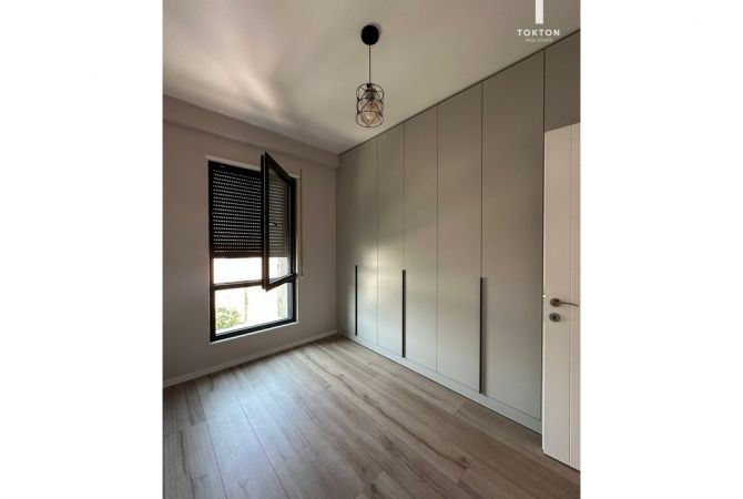 Shtepi me qera Apartament ne Tirane, 2+1, Mobilimi E mobiluar, Pagesa 1,000  Euro.