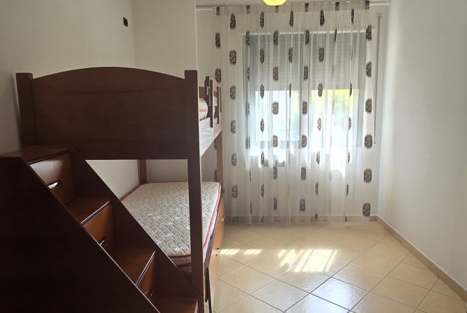 Shtepi me qera Apartament ne Tirane, 2+1, Mobilimi E mobiluar, Pagesa 40,000  Leke.