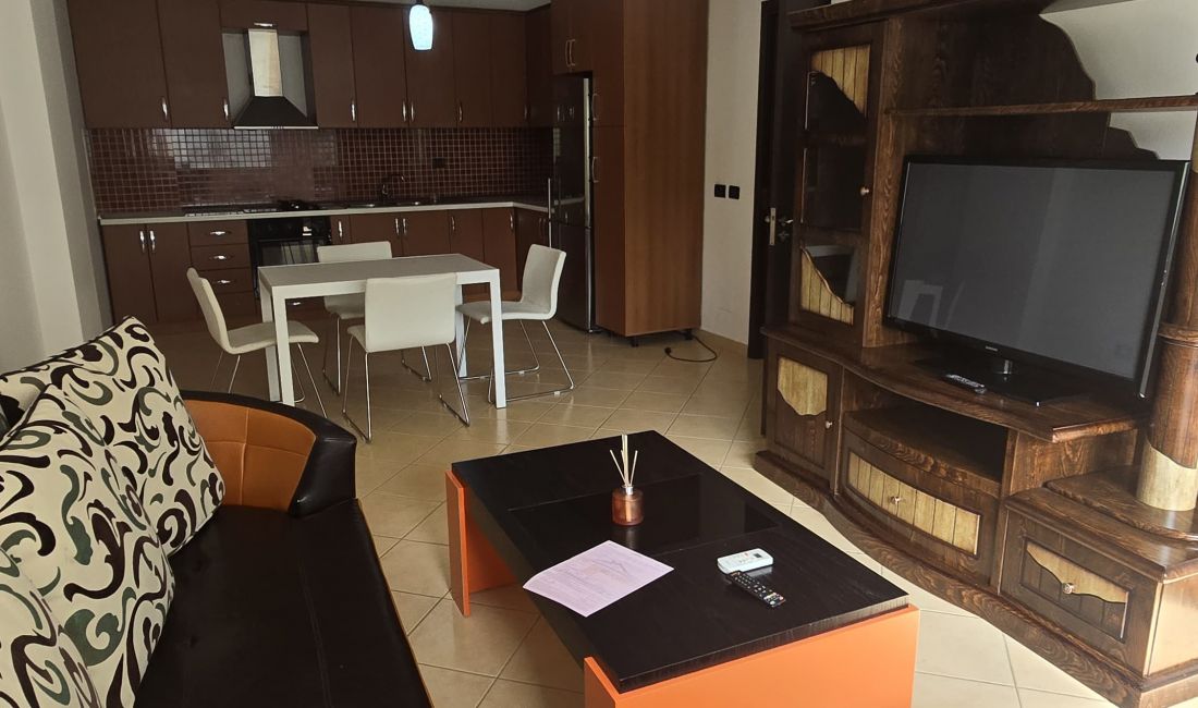 Shtepi me qera Apartament ne Tirane, 2+1, Mobilimi E mobiluar, Pagesa 40,000  Leke.
