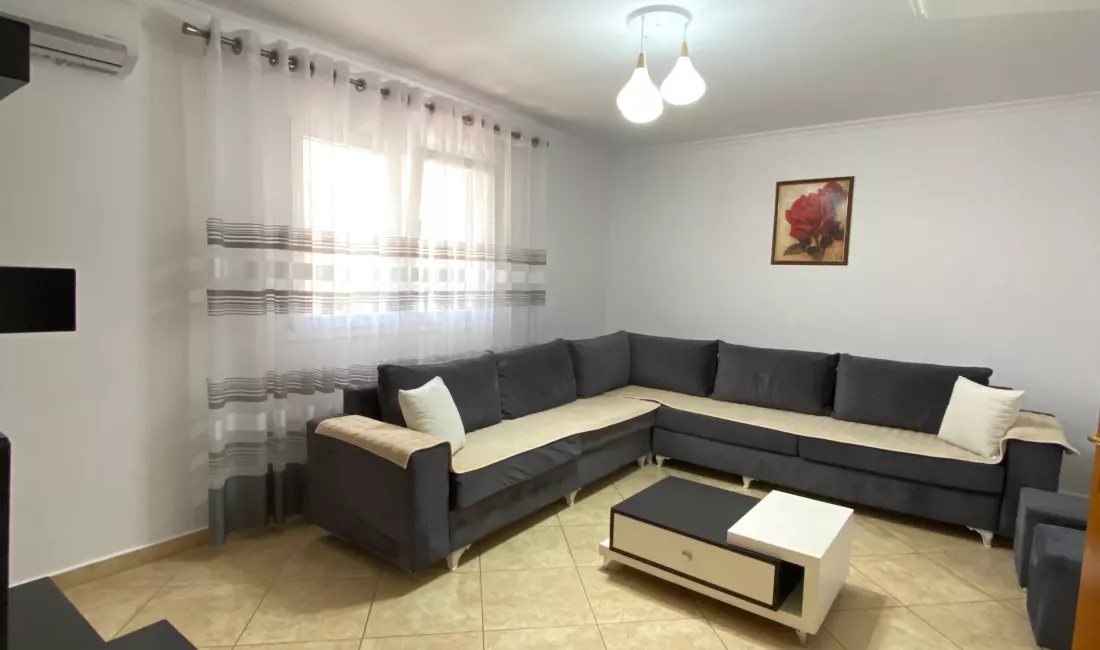 Shtepi me qera Apartament ne Tirane, 3+1, Mobilimi E mobiluar, Pagesa 550  Euro.