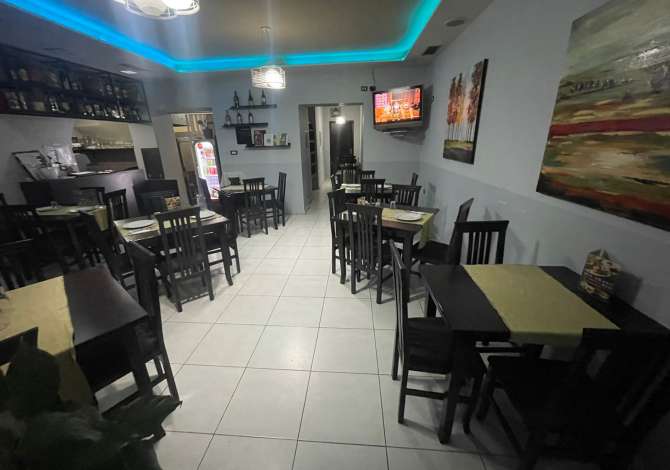 Ambient biznesi me qera 2+1 ne Tirane - 1,200 Euro