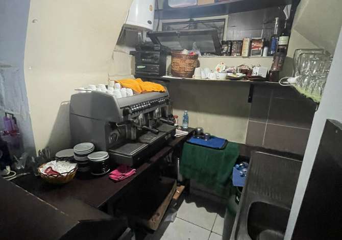 Ambient biznesi me qera 2+1 ne Tirane - 1,200 Euro