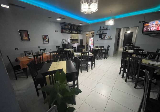 Ambient biznesi me qera 2+1 ne Tirane - 1,200 Euro