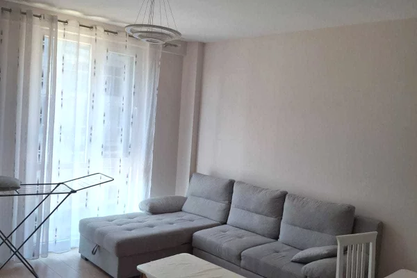 Shtepi me qera 2+1 ne Tirane - 700 Euro