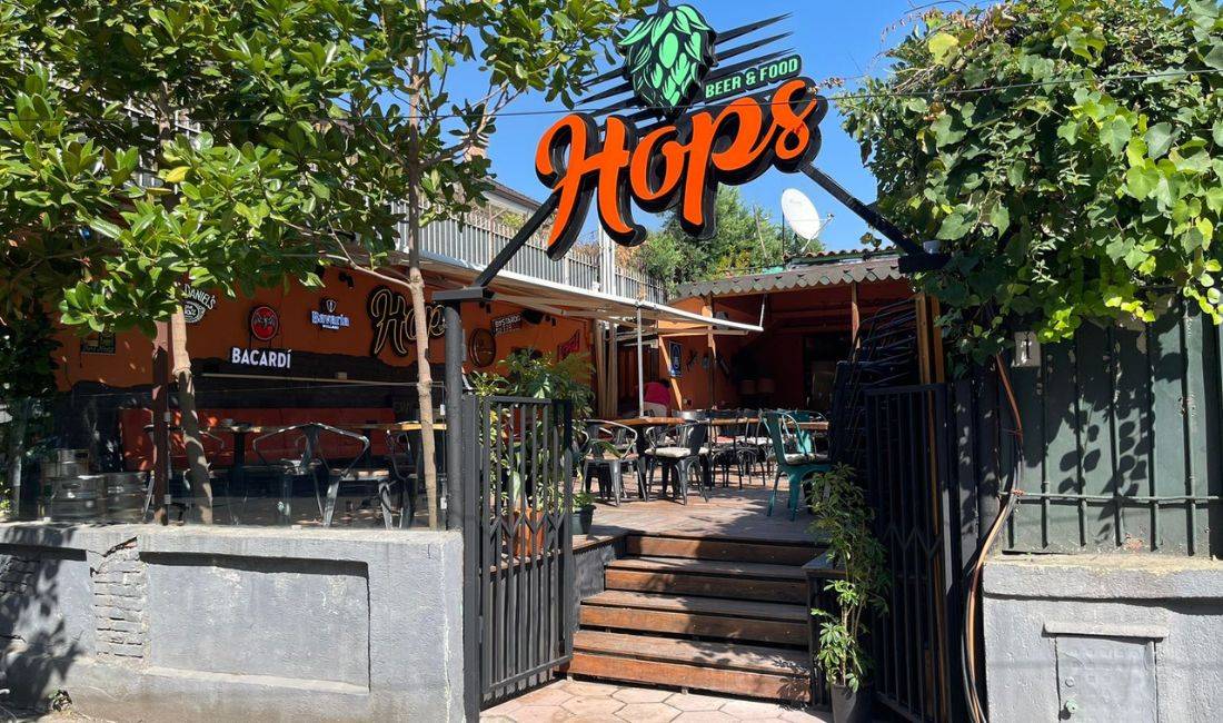 Job Offers in Tirana, Profession kamarier/e,ndihmes/e kuzhine , Beginner/Little experience, Payment 40,000  Leke.