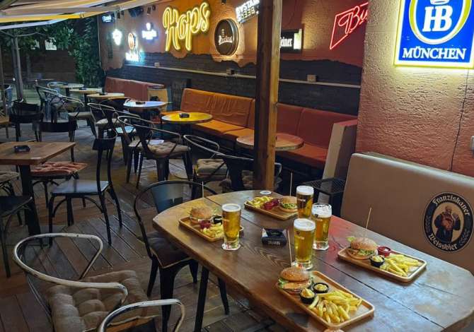 Job Offers in Tirana, Profession kamarier/e,ndihmes/e kuzhine , Beginner/Little experience, Payment 40,000  Leke.