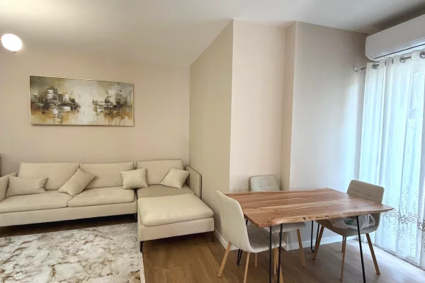Shtepi me qera Apartament ne Tirane, 2+1, Mobilimi E mobiluar, Pagesa 600  Euro.
