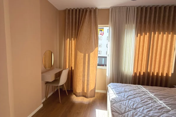 Shtepi me qera Apartament ne Tirane, 2+1, Mobilimi E mobiluar, Pagesa 600  Euro.
