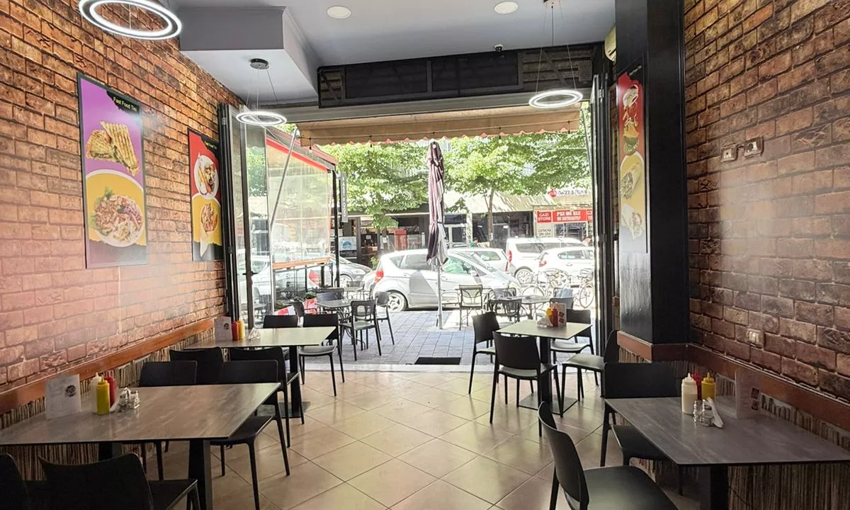 Shitet biznesi Fast-Food ne Astir