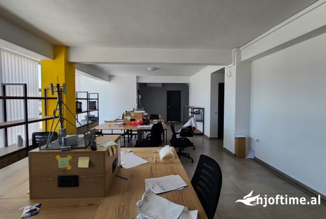 Godine 2 katshe me qira 