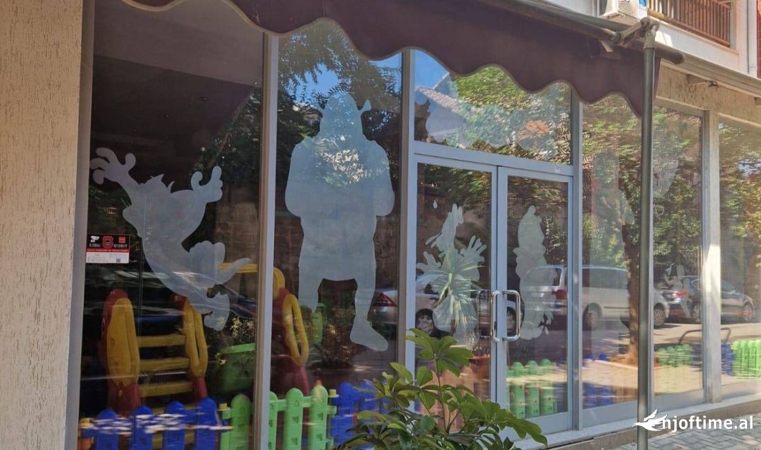 Lokal ne shitje prane Rruges se Dibres