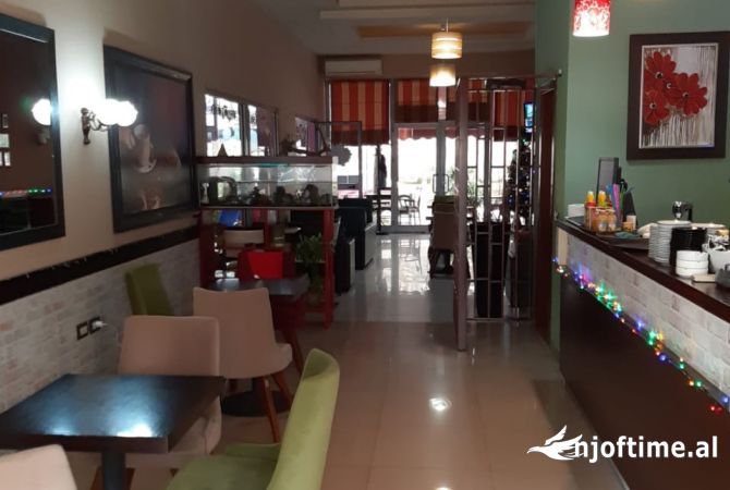 Lokal ne shitje prane Rruges se Dibres