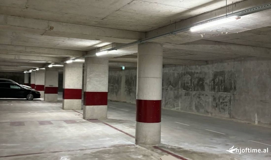 Poste parkimi ne shitje te Fusha e Aviacionit