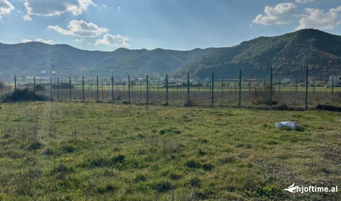 Toke ne shitje ne Fortuzaj