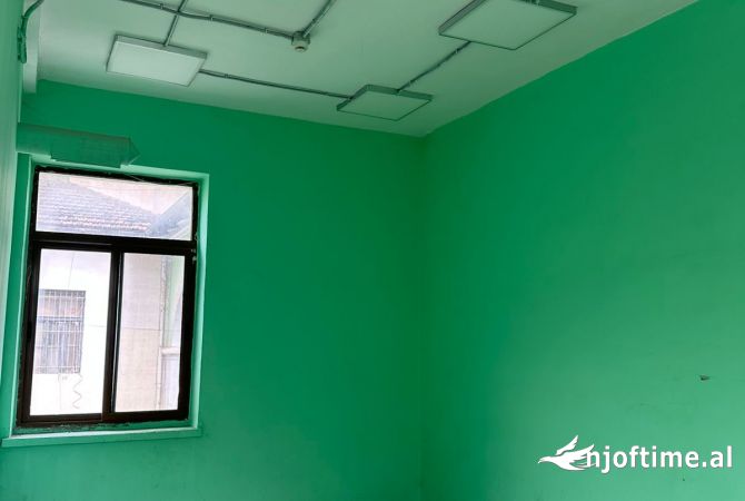 Ambient biznesi me qera ne Kombinat