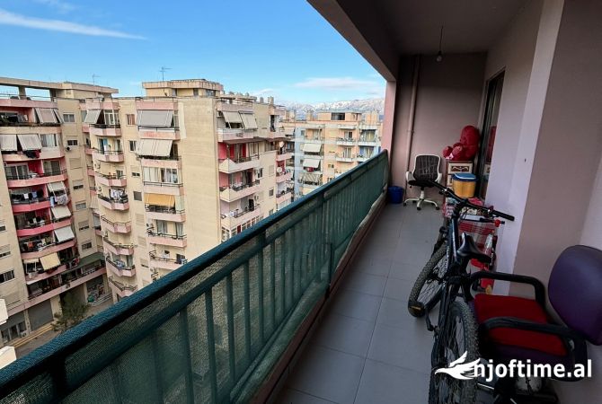 Shtepi ne shitje Apartament ne Tirane, 2+1, Mobilimi Bosh, pa mobiluar, Pagesa 150,000  Euro.