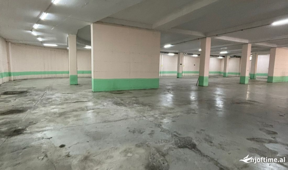 Magazine me qira ne Kombinat