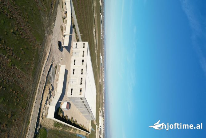 Ambiente Commerciale in Affitto 6+1 a Durazzo - 1,800 Euro