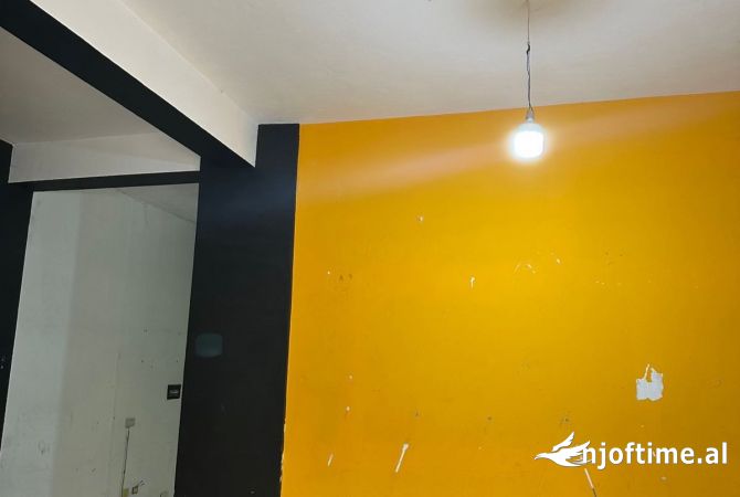 Ambiente Commerciale in Affitto 1+1 a Tirana - 50,000 Leke