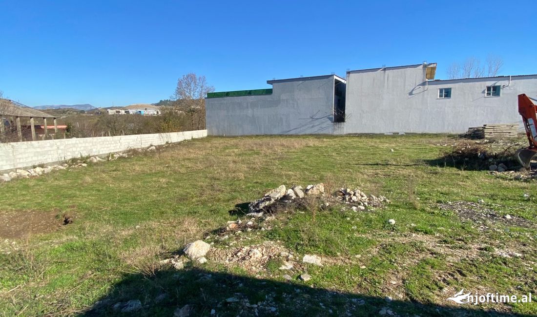 Toke ne shitje ne Fortuzaj