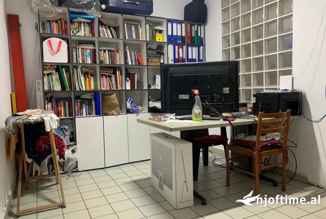 Shtepi ne shitje Apartament ne Tirane, 3+1, Mobilimi E mobiluar, Pagesa 325,000  Euro.